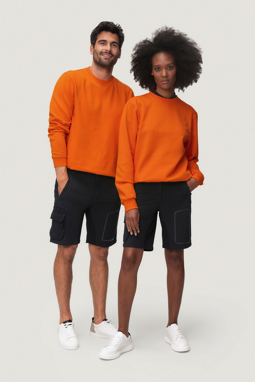 Die neue Activeshorts in bew&auml;hrten 4 Wege-Stretch. (Foto &copy; HAKRO GmbH)